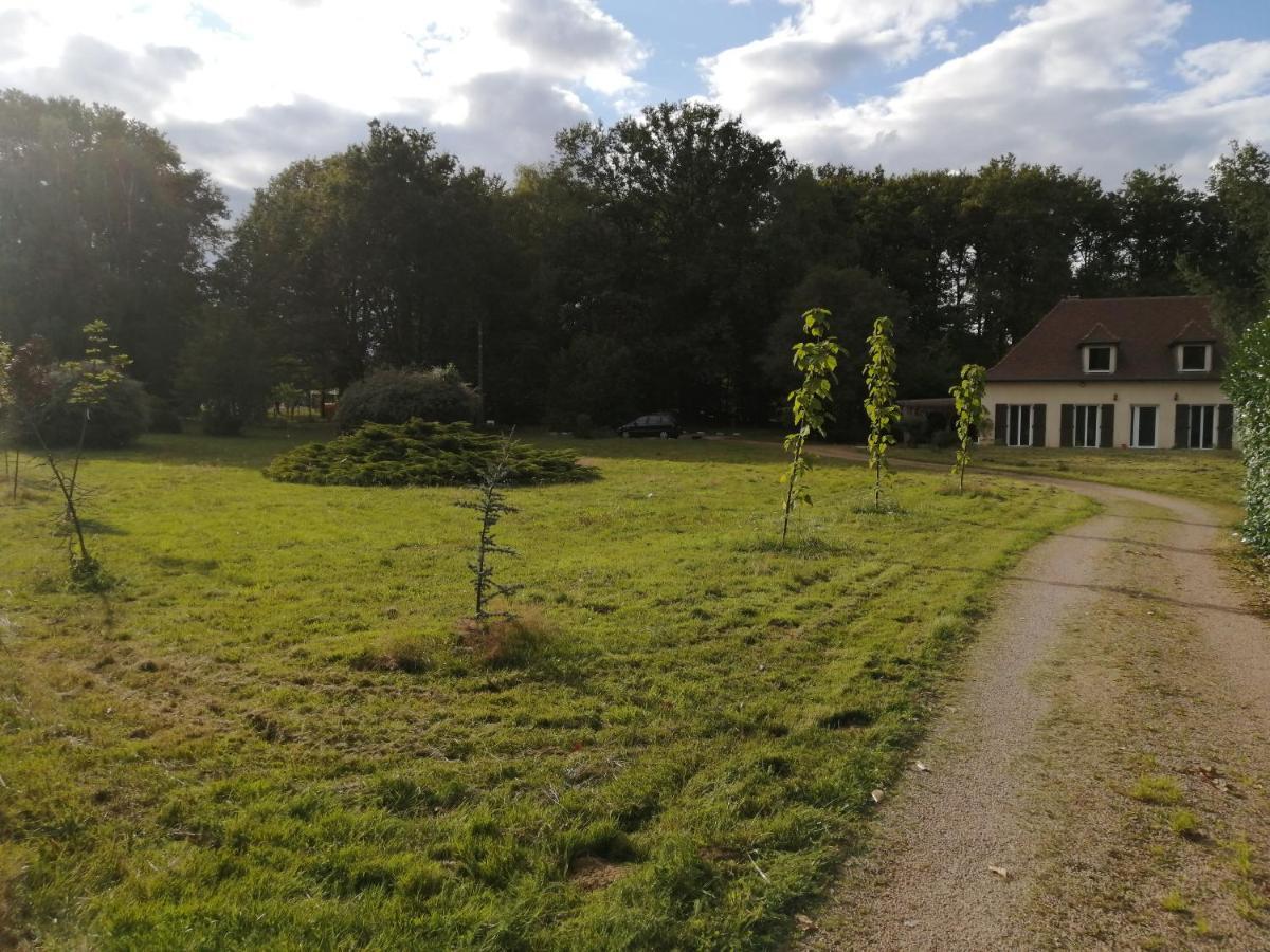 Le Gite Du Parc La Coquille Esterno foto