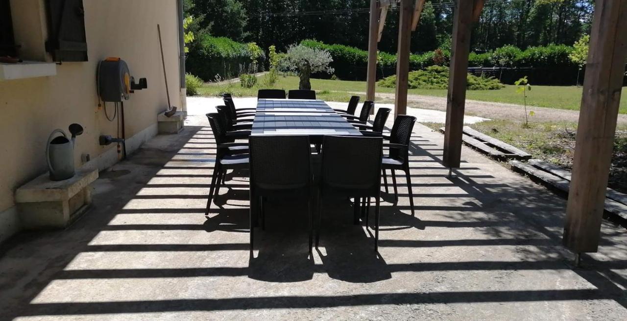 Le Gite Du Parc La Coquille Esterno foto