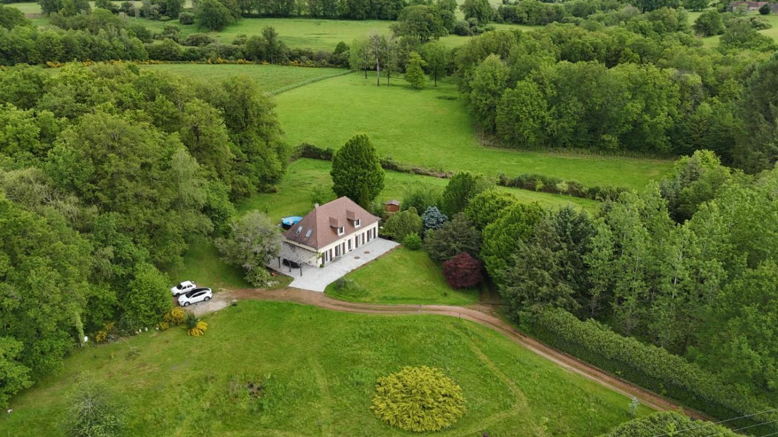 Le Gite Du Parc La Coquille Esterno foto